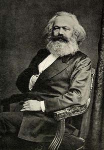 Fotografía de Karl Marx en Londres,1875. La pose es típica de la época.